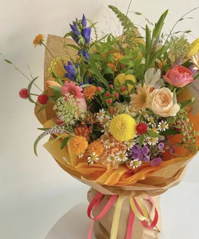 Bìa NHÀ CỦA CRUSH PHÁ SẢN