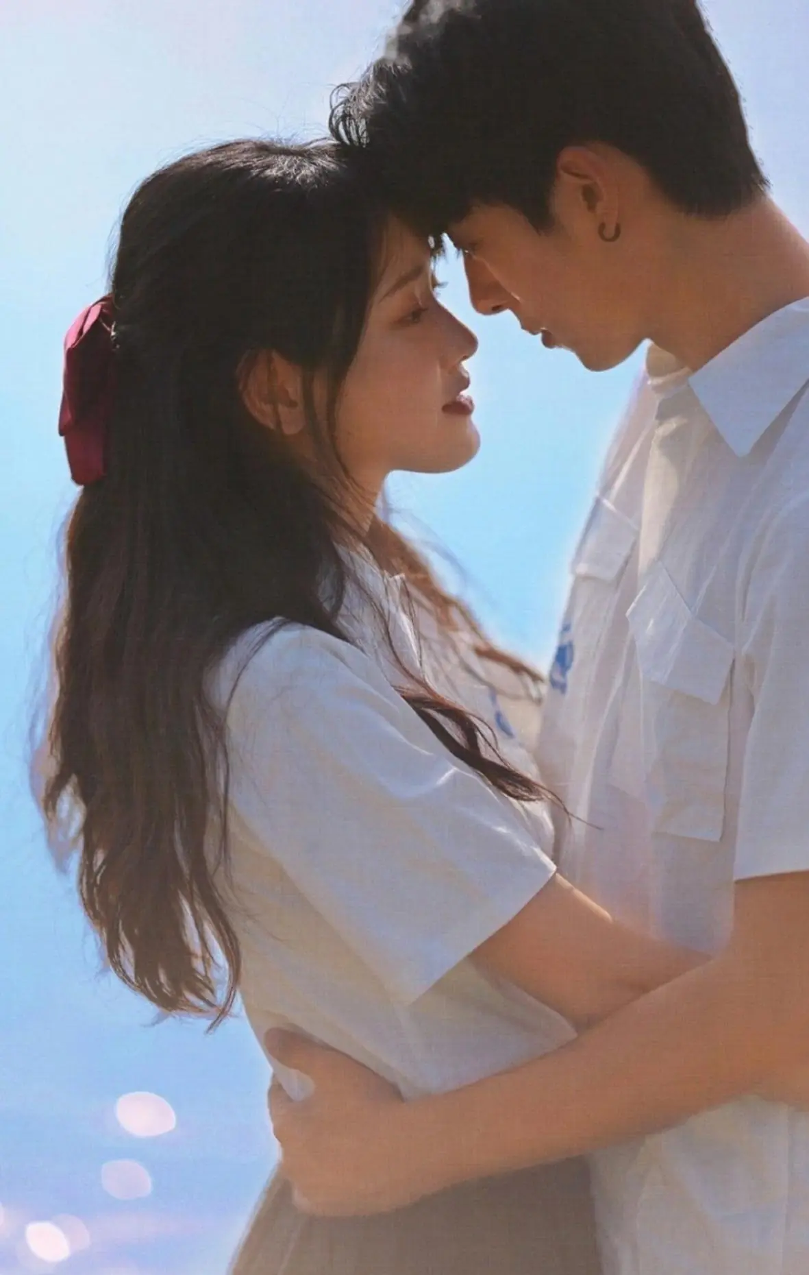 Bìa YÊU ĐƯƠNG QUA MẠNG
