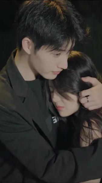 Bìa CẢM GIÁC YÊU ĐƯƠNG VỚI TRÙM TRƯỜNG