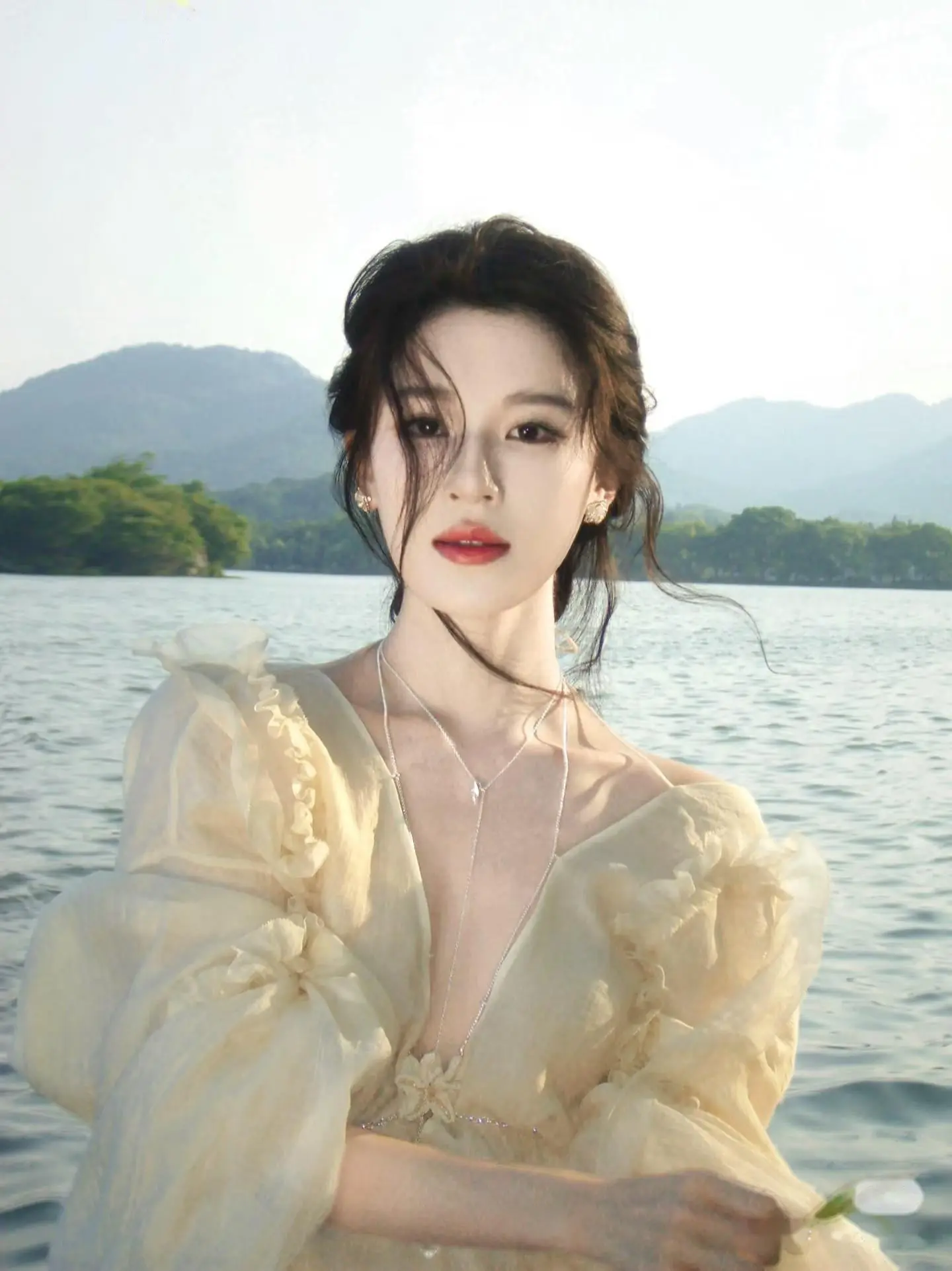 Bìa TÌNH YÊU MẬP MỜ VÀ ĐỘC HẠI