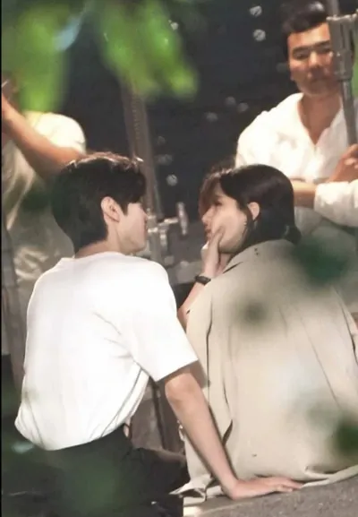 Bìa CUỘC CHIẾN TRÔI VÀO DĨ VÃNG