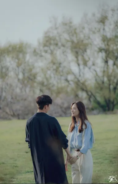 Bìa ANH LÀ QUÁ KHỨ CỦA ĐỜI TÔI FULL