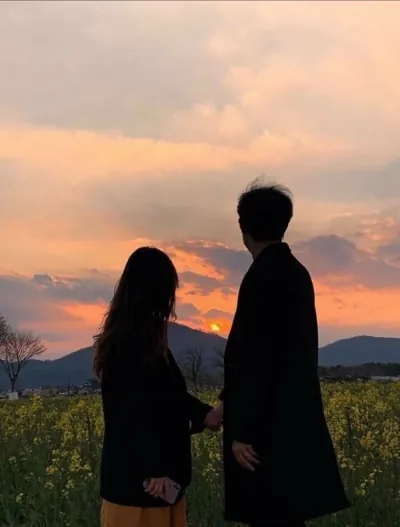 Bìa HOÁ RA ANH CHƯA BAO GIỜ THƯƠNG TÔI THẬT LÒNG