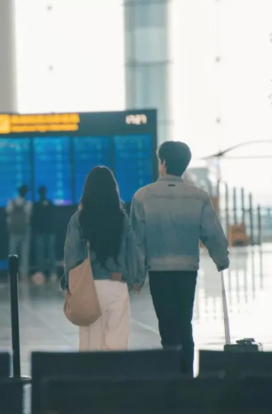 Bìa QUÊN ANH TRONG TỪNG KÝ ỨC