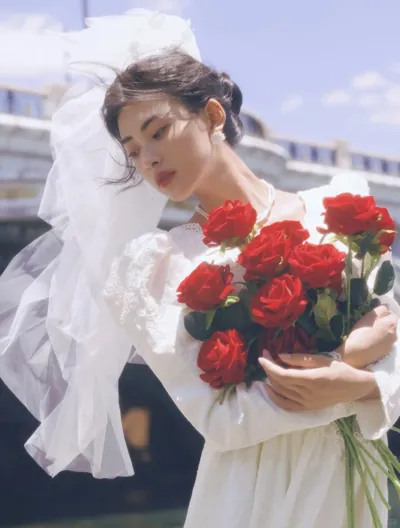 Bìa CHỊ GÁI BỎ RƠI CHỒNG ĐOÀN TRƯỜNG ĐỂ HÔN PHU NGHÈO CỦA TÔI