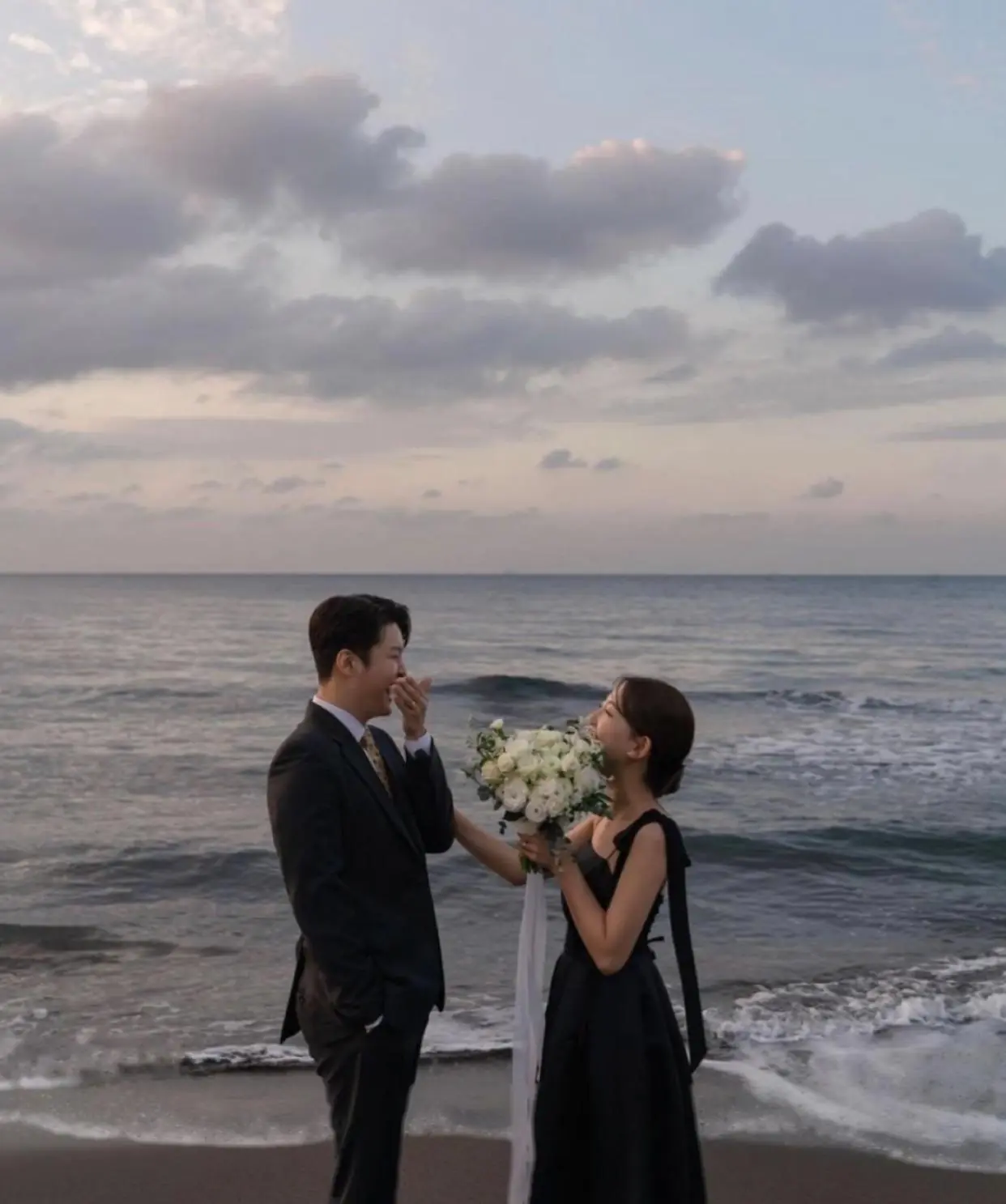 Bìa ÁNH SÁNG CỦA NHỮNG VÌ SAO