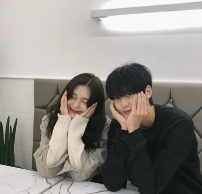 Bìa ĂN BỚT TIỀN CỦA THÁI TỬ GIA