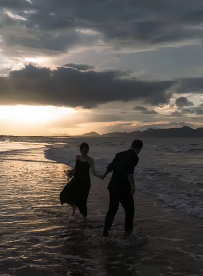 Bìa RỜI XA LÂM HẢI