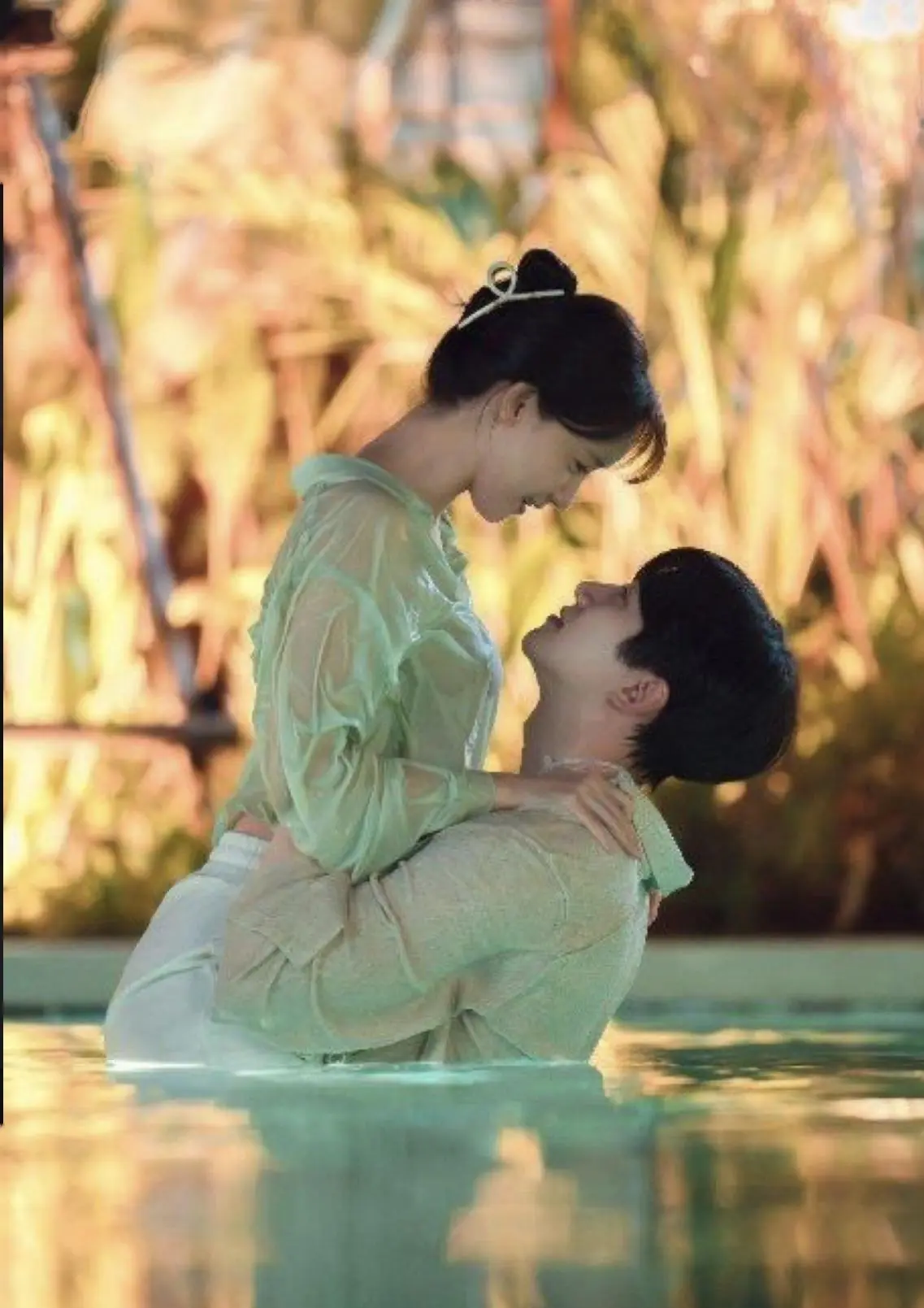 Bìa TÌNH YÊU NHƯ ĐÓA HOA HỒNG