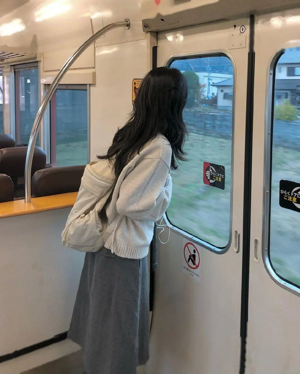 Bìa SỢI CHỈ ĐỎ TAN VỠ
